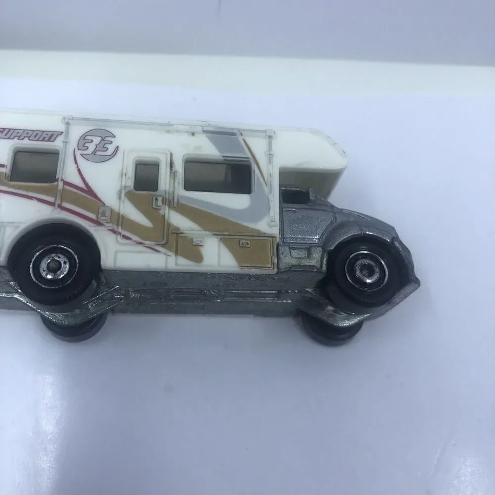 2008 Mattel Matchbox MBX Motor Home / Race Support 33